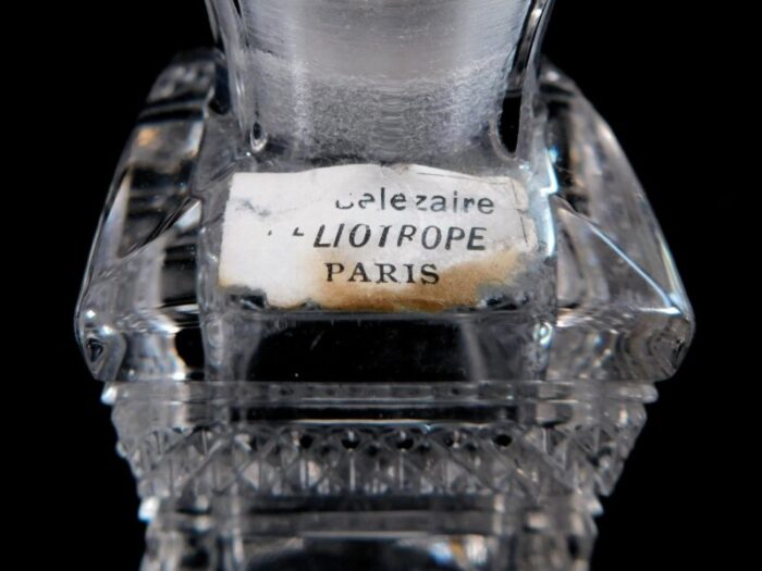 1930s clear glass perfume bottle with matching stopper 8048