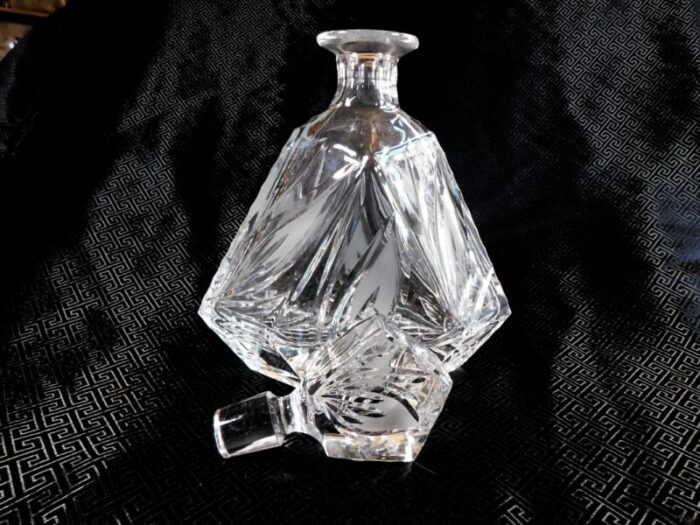 1930s cut crystal decanter with matching stopper 7418