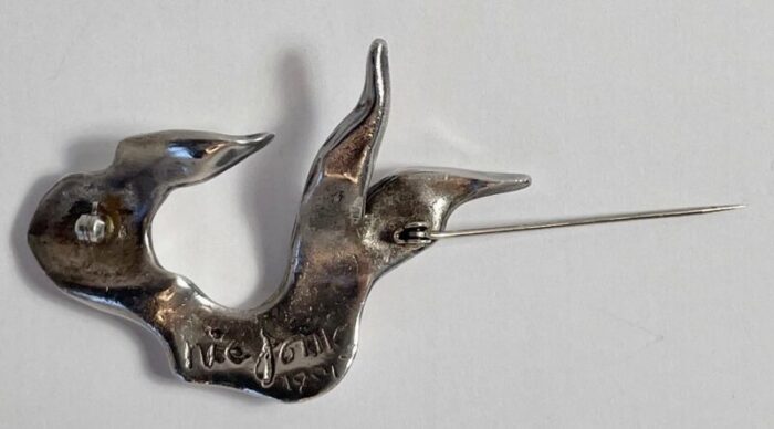 1981 joy of life cast sterling whale pin by nic jonk 6723