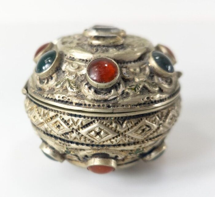 19th century gilt silver agate and bloodstone trinket pill box 6