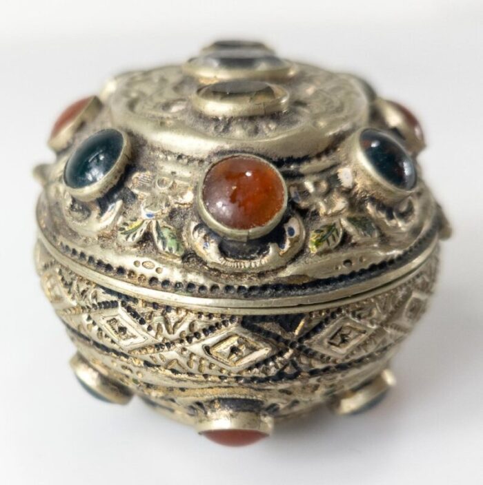 19th century gilt silver agate and bloodstone trinket pill box 8