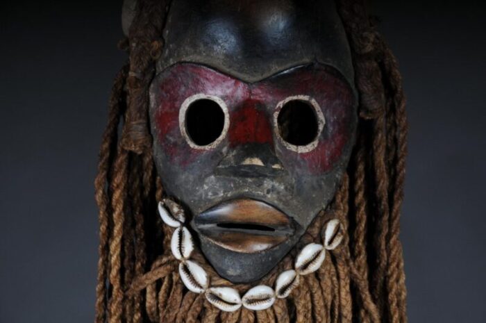 antique african wooden mask 3