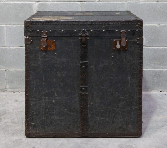 antique travel trunk 1890s 0832