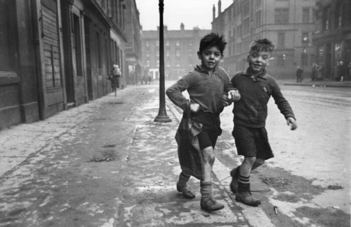 bert hardy gorbals boys 1948 silver gelatin fibre print 2300