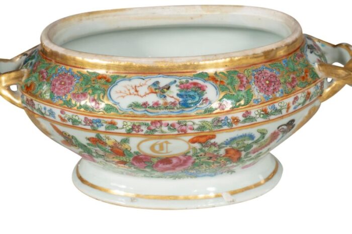 chinese export famille rose porcelain sauce tureen and underplate 2 pieces 5076