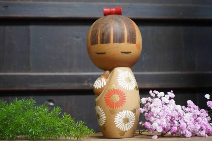 daisy princess hinagiku kokeshi by aoki ryoka japan 1970s 0447