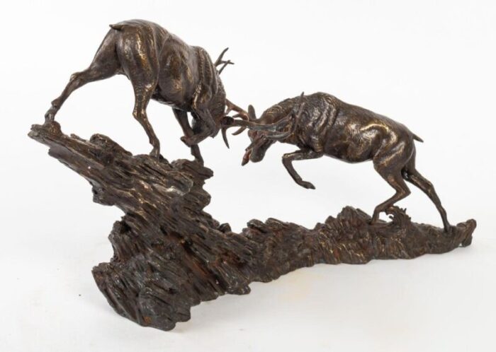 deer fight sculpture in bronze 3