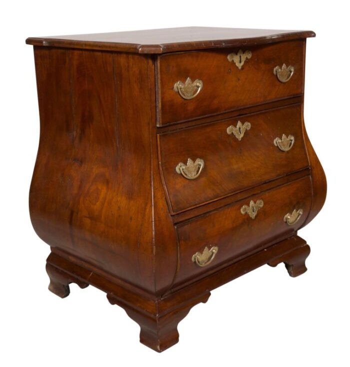 dutch mahogany bombe petit chest of drawers 0898