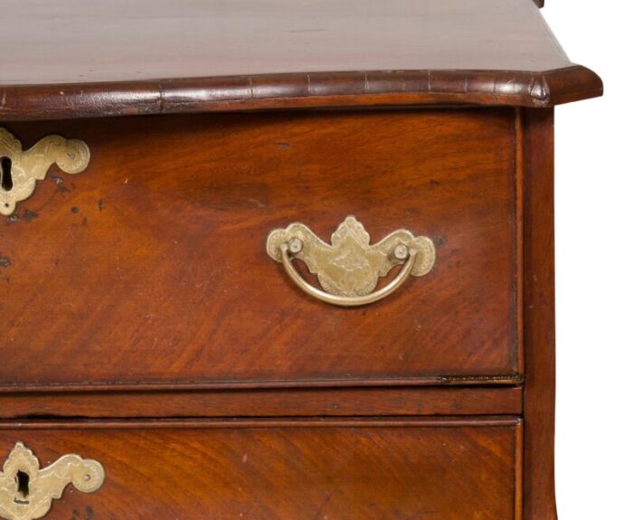 dutch mahogany bombe petit chest of drawers 4407