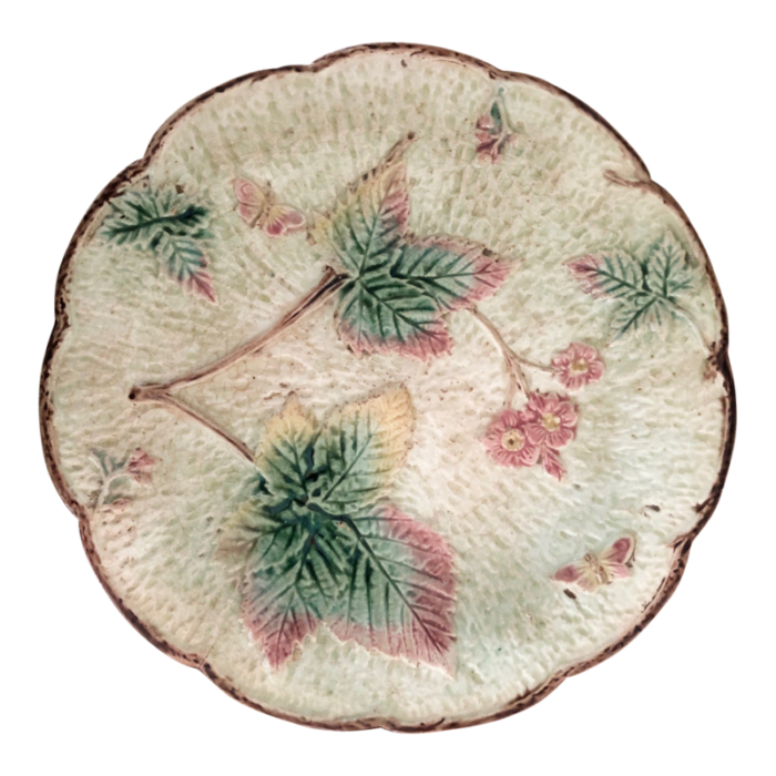 early 1900s majolica plate strawberry leaves 5669