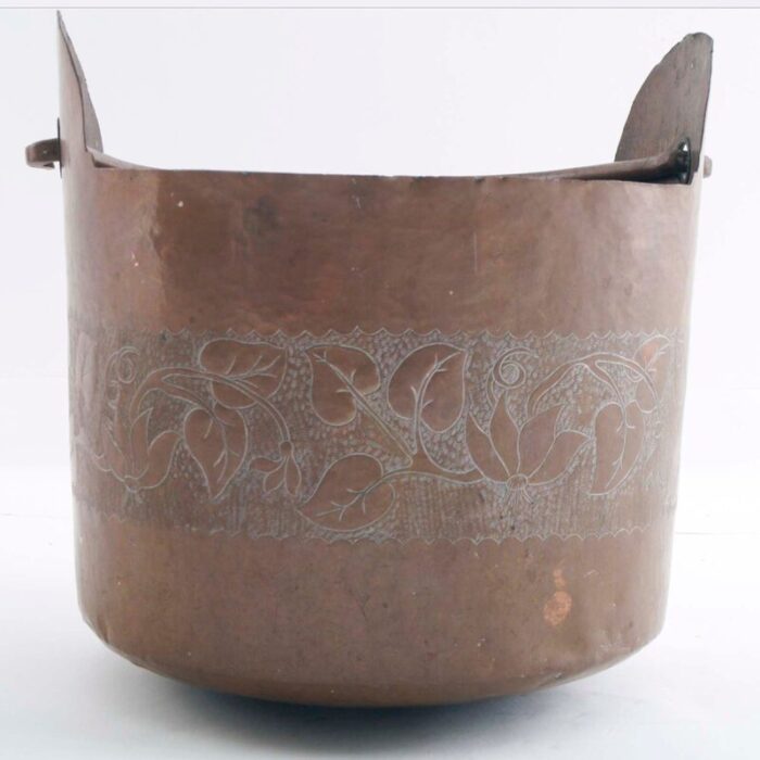 embossed copper vase from manifattura toscana 4