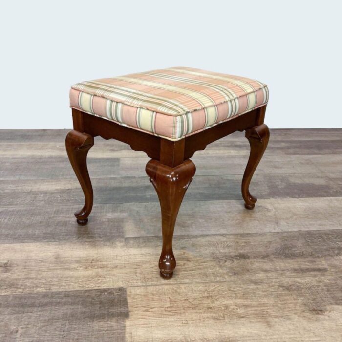 english country style ottoman with plaid seat 5124