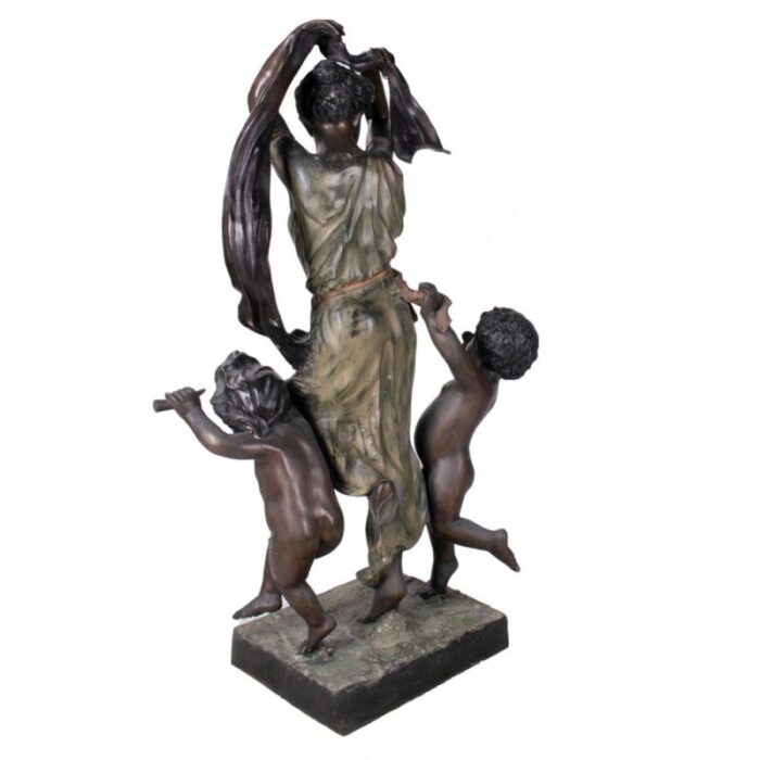 escultura de mujer con ninos musicos en bronce 4 master