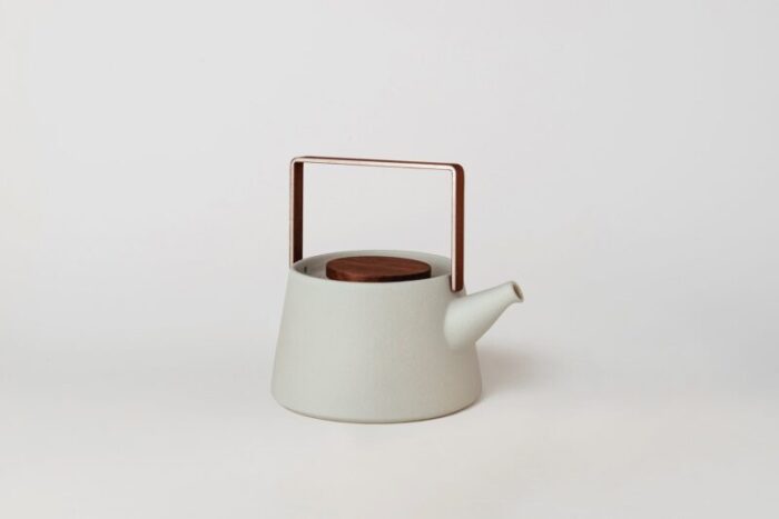 green minimalist teapot by stilleben 1