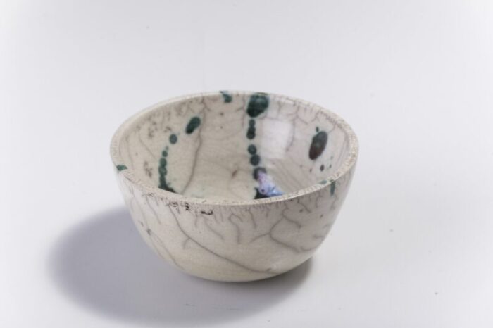 green white ceramic raku moss bowl from laab milano 2