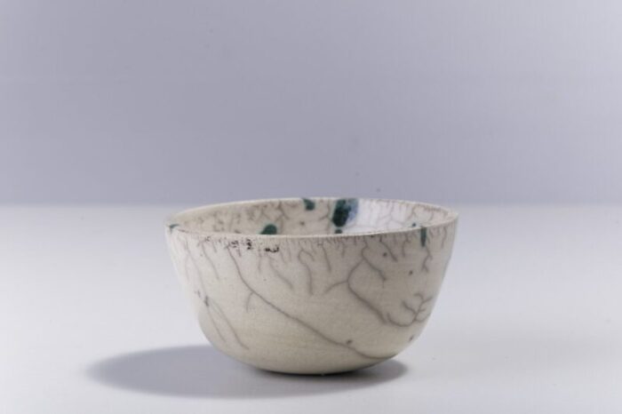 green white ceramic raku moss bowl from laab milano 3