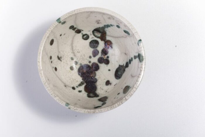 green white ceramic raku moss bowl from laab milano 6