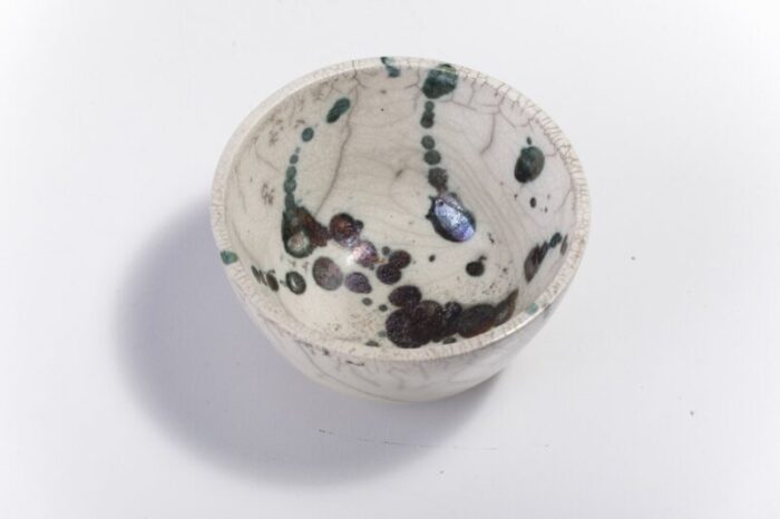 green white ceramic raku moss bowl from laab milano 7