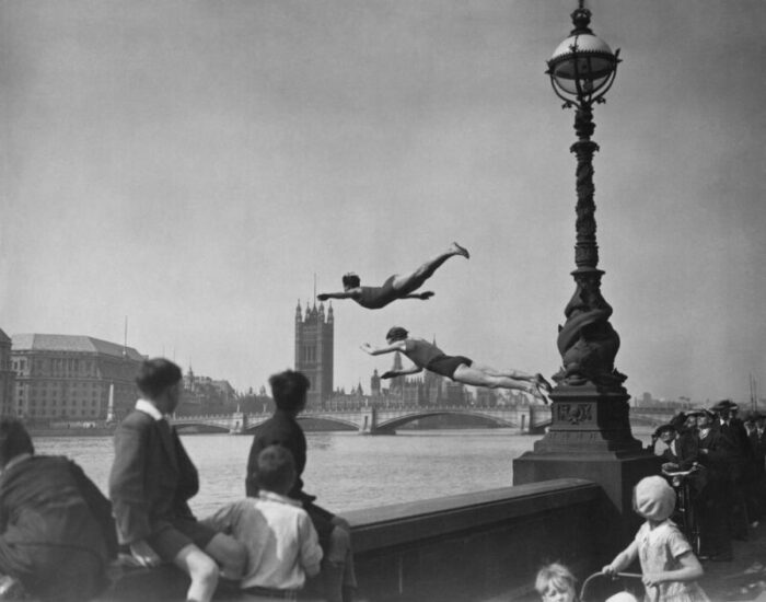 h f davis thames divers 1934 silver gelatin fibre print 5025