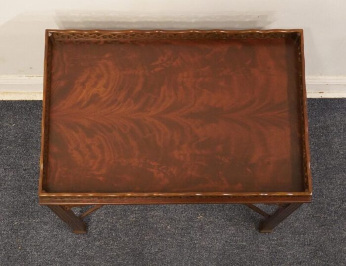 heritage furniture heirloom collection bookmatched flame mahogany traditional style 29x18 accent end tea table 4537