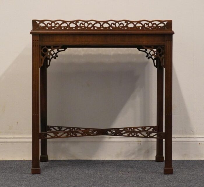 heritage furniture heirloom collection bookmatched flame mahogany traditional style 29x18 accent end tea table 8508