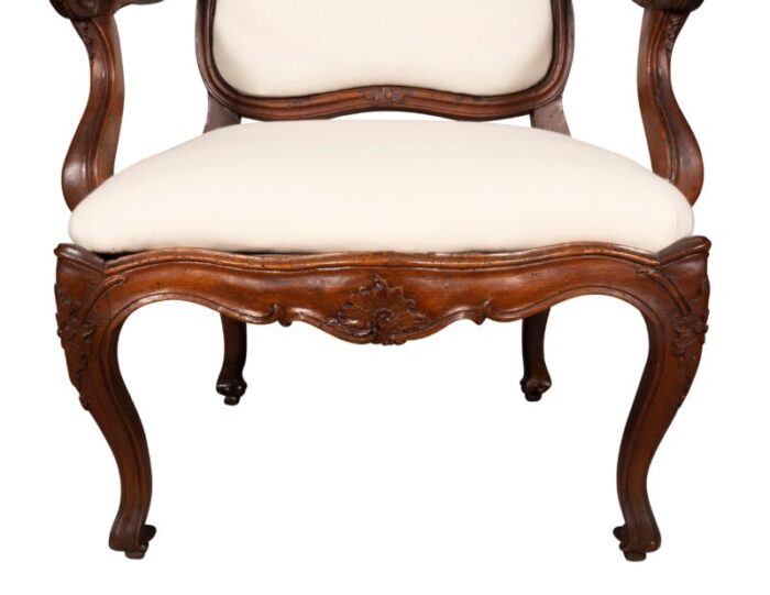 italian rococo walnut armchairs a pair 3662