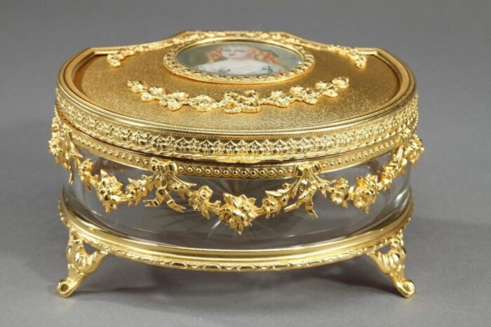 jewelry box with portrait of madame de sevigne 2