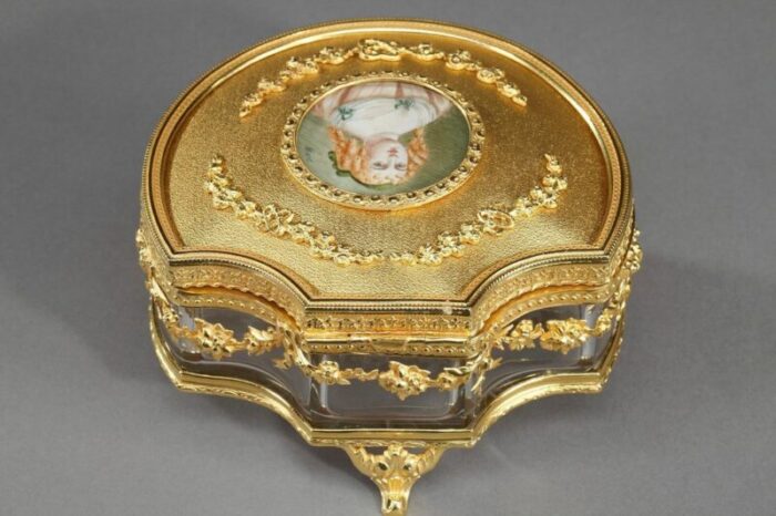 jewelry box with portrait of madame de sevigne 6