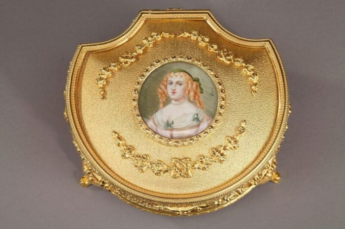 jewelry box with portrait of madame de sevigne 9