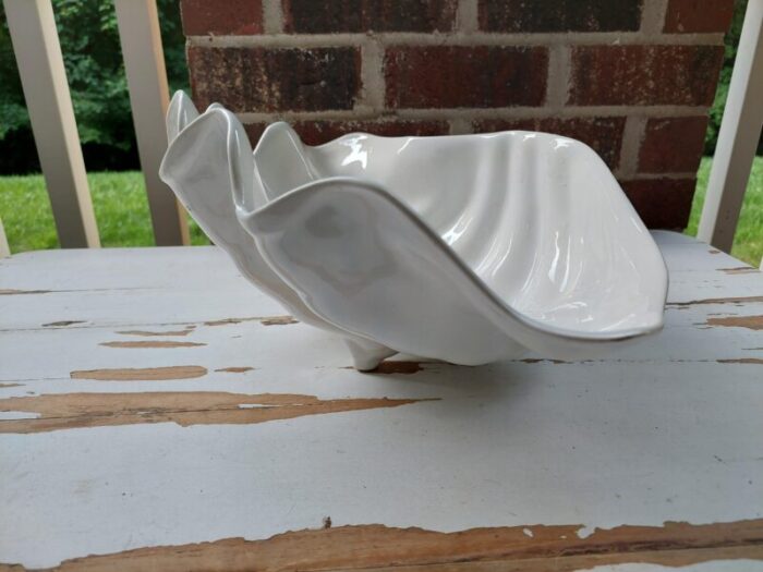 large mid 20th century ceramic clam shell dish 0871