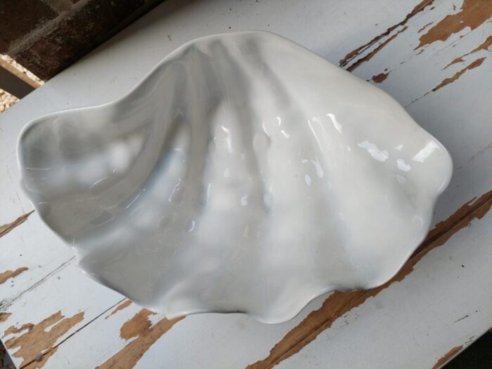 large mid 20th century ceramic clam shell dish 4053