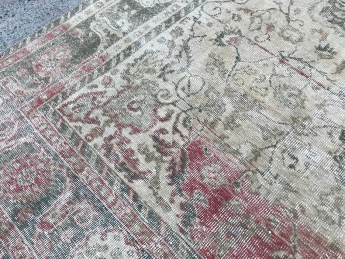 large vintage neutral pale rug 1980s 3661