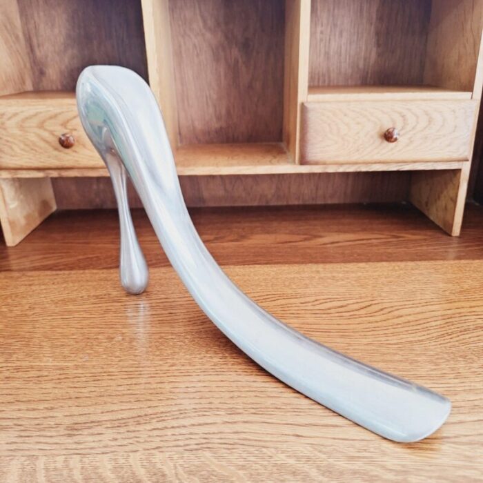 limited edition manolo blahnik shoehorn for habitat 2000s 4