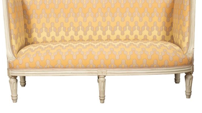 louis xvi creme painted canape 8184