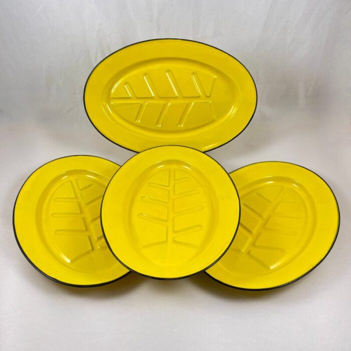 mid century yellow enameled steel steak plates set of 4 6488