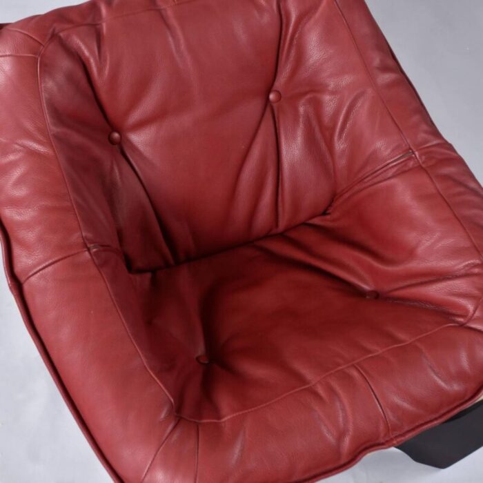 odd knutsen ruby leather luna chair master