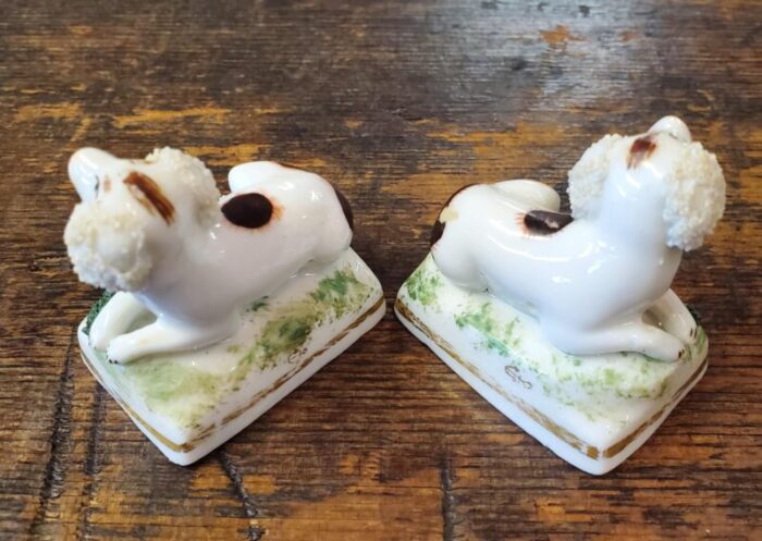 pair of 18th century chelsea porcelain miniture dogs 6133