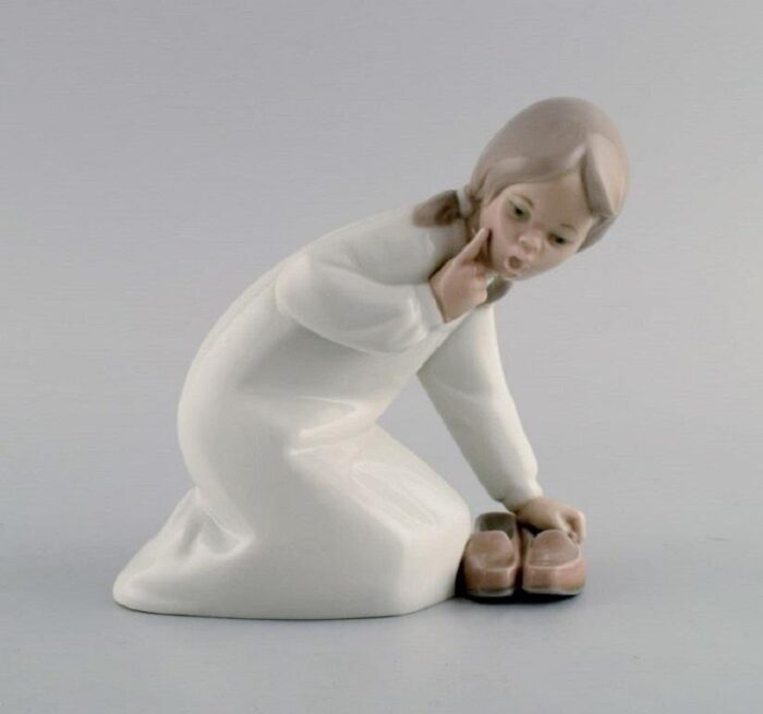 porcelain figurines from lladro spain 1970s set of 3 2 scaled