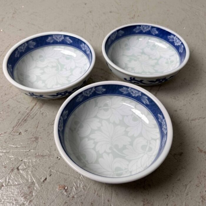 porcelain serving bowls from arita yaki japan 1980s set of 3 1