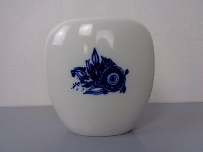 porcelain vase by bjorn wiinblad for rosenthal 1960s 7