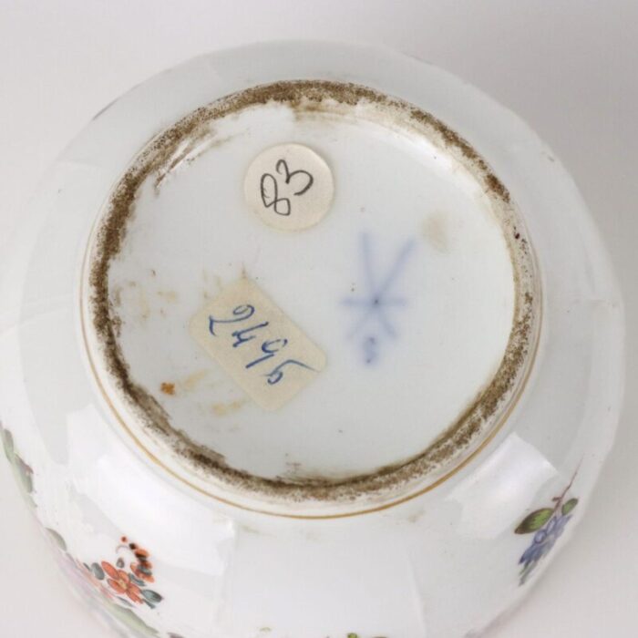 sugar bowl in porcelain 8