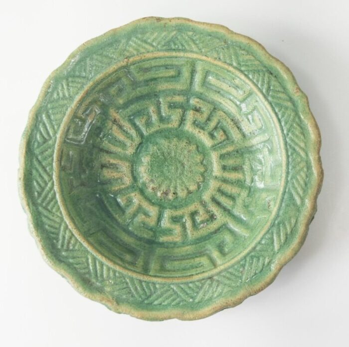 tang style green glazed molded plate 9