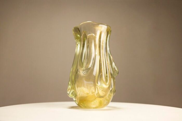 vase model 3627 in topaz gold induto by flavio poli for seguso vetri darte 1937 1118