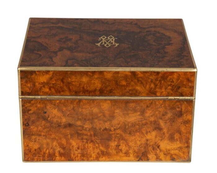 victorian burl walnut gentlemans dressing box 9431