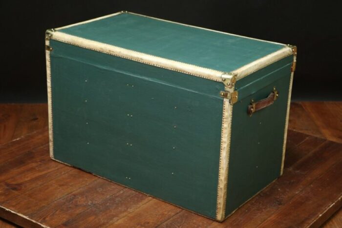 vintage green mail trunk 3