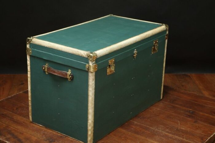 vintage green mail trunk 4