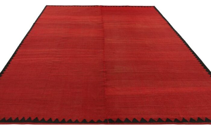 vintage kilim with red open field and geometric border from rug and kilim 7706