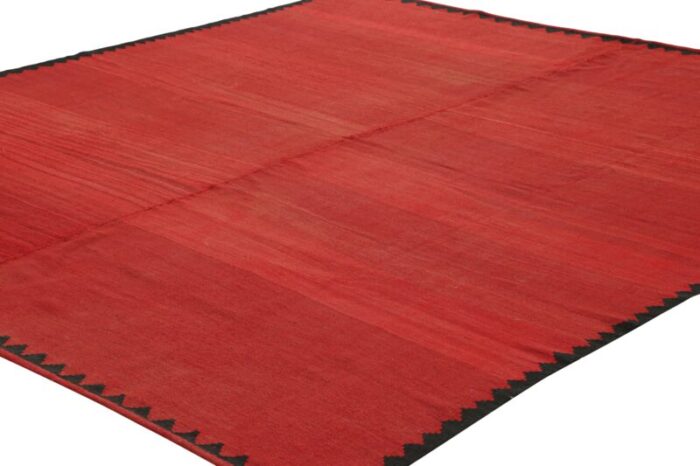 vintage kilim with red open field and geometric border from rug and kilim 8201