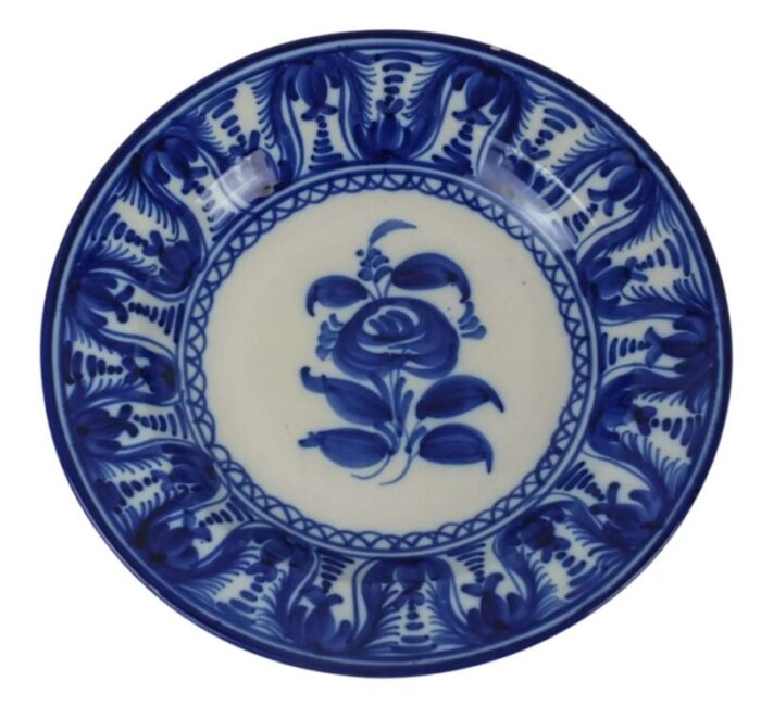 vintage lario majoilca plate 8243