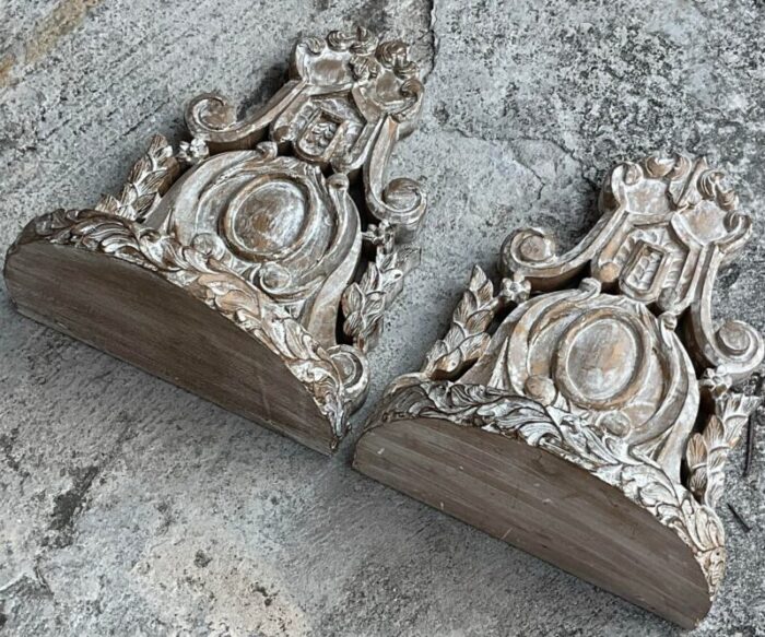 vintage regency washed wood brackets a pair 4114